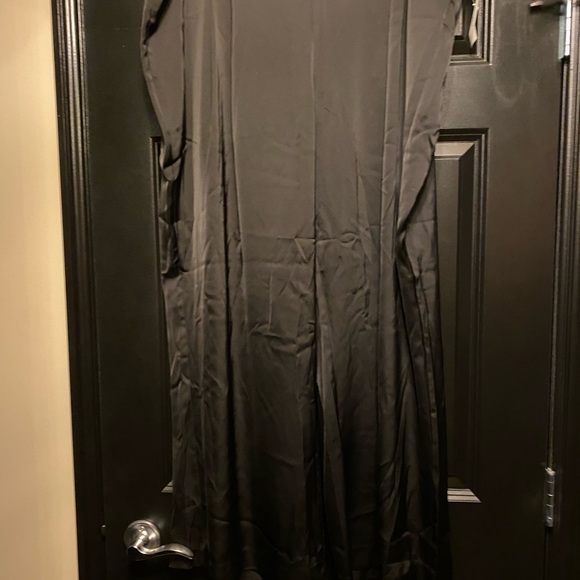 Rock and Glow high rise satin pants wide leg. Size 22 petite length black - Picture 4 of 6